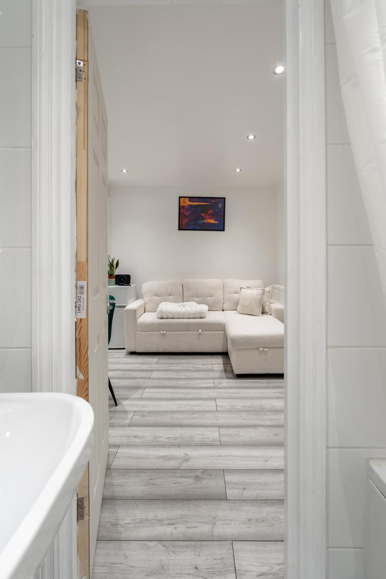 Beautiful Flat Near Central London - Entire Flat - Equipped Kitchen - Private Bathroom Kültér fotó